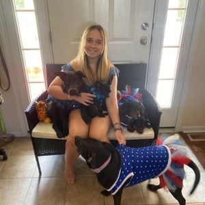 Meet your Posher, Crystal